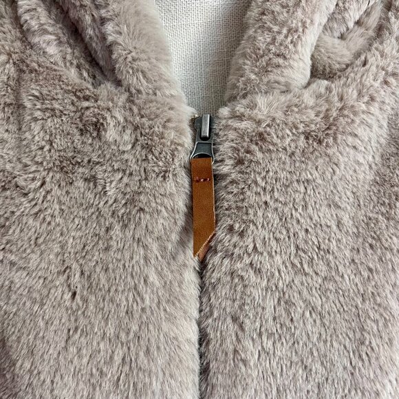 NEW Thread & Supply Mink Faux Hooded Cropped Vest Beige SOFT - Picture 6 of 9
